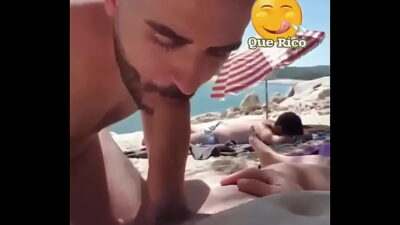Chupando o amigo na praia all gay porn video