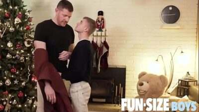 FunSizeBoys – Small guy w&sol; big dick fucked by big monster cock all gay porn video