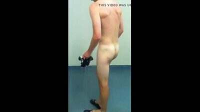 Macho da rola enorme no chuveiro do vestiário all gay porn video