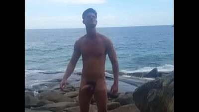 RENBRI CARIOCA NA PRAIA DO ABRICÓ RJ BEM Á VONTADE all gay porn video