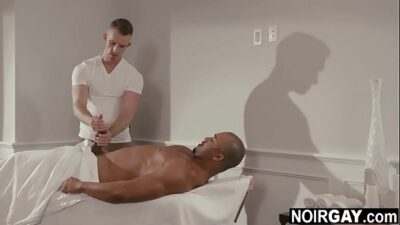 Straight black guy’s bbc got hard during massage – interracial gay sex all gay porn video