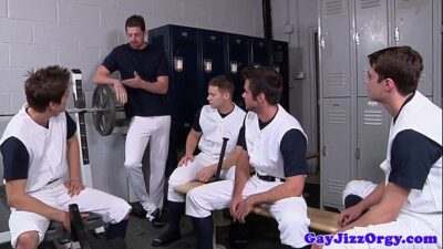 Athletic hunks jizzing on their coach all gay porn video