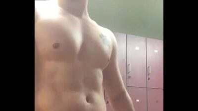 Esse atleta causou causando no vestiário all gay porn video