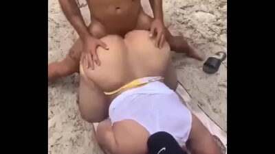 Fudendo o super bunda do passivo na praia all gay porn video