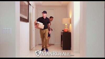 HD – ManRoyale New fuck toy is tested by the delivery guy all gay porn video