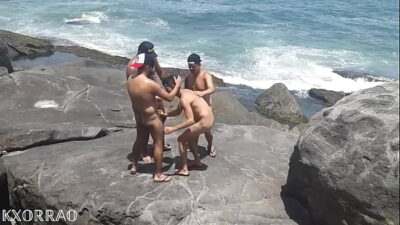 OS PRAÇAS PUTOS NA PRAIA DE ABRICÓ! COM Maldonato Gp VIDEO COMPLETO NO XVIDEO NO MEU XVIDEO RED all gay porn video