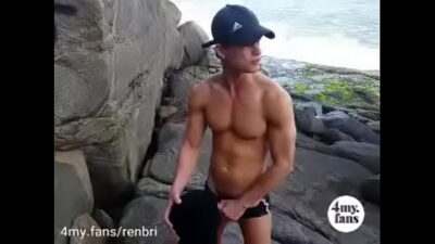 PRÉVIA DO VÍDEO – RENBRI CARIOCA COM GP AMIGO FAZENDO UMA SURUBADA NA PRAIA DO ABRICÓ RJ all gay porn video