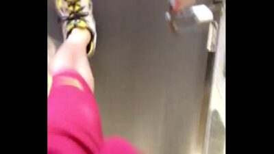 Enorme bulto de una verga gorda en el gym all gay porn video