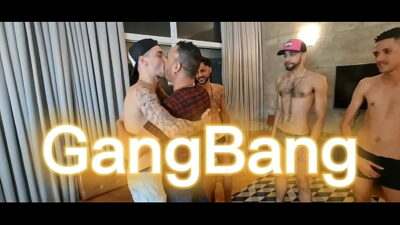 GangBang Bareback com Kadu Ventri, Euerickdiaz , Aventureiro, Vittor Lamborghini, Vigário e Bruno Donato amigos dotados fudendo passivo guloso all gay porn video