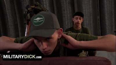 Latino Soldiers Frank Bauer & Gabriel Chiappe Explore Their Bodies During Workout – Military Dick all gay porn video