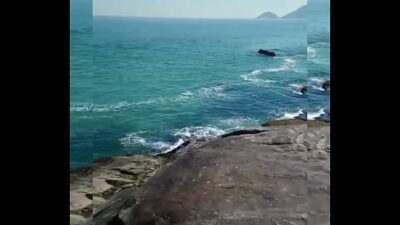 O malhado me fudeu gostoso na Praia do Abricó. all gay porn video