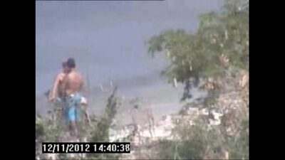 Punhetinha na  praia all gay porn video