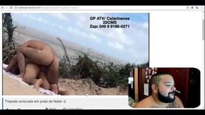 REAGINDO A SEXO NA PRAIA COM GAROTO DE PROGRAMA DE 22CM all gay porn video