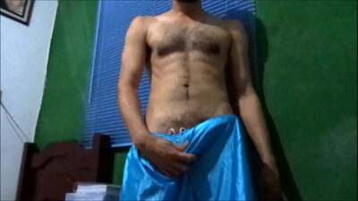 Shorts Cum – Bebendo porra all gay porn video