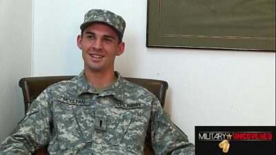 ARMY: SOLDIER JACKS OFF AND SHOOTS HIS LOAD OVER HIS HEAD all gay porn video