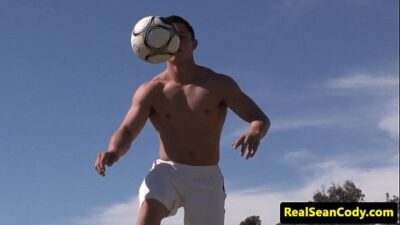 Athletic muscle hunk blowing his load all gay porn video