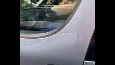 Espiando o novinho dotado batendo uma punheta esperando no carro all gay porn video