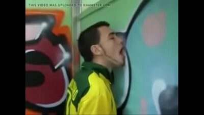 Glory hole público all gay porn video