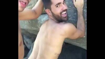 Negro enrabando  gay passivo  na praia all gay porn video