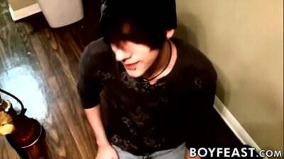 Big dick Trace Van De Kamp mouth fucking sexy William Isaacs all gay porn video
