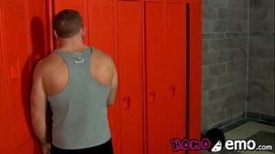 Muscular hunk Shay Michaels anal breeds twink Timo Garrett all gay porn video