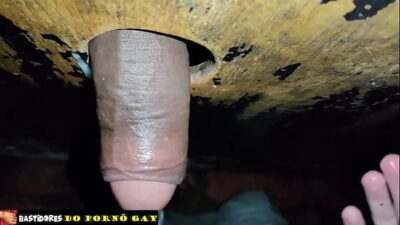 Novinho mamando várias rolas no glory holle da cabine all gay porn video