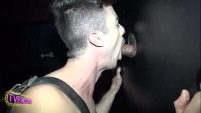 #PapoPrivê: PapoMix flagra Pornstar Christian Hupper  no Glory Hole do Clube dos Pauzudos em São Paulo – Twitter:@PapoMix all gay porn video