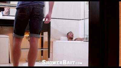 ShowerBait – Vincent James Fucks Kevin Blaise all gay porn video