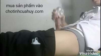 Soái ca sơ mi trắng tự sướng all gay porn video