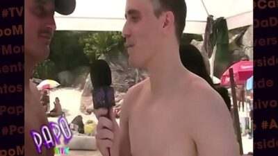 Confira as atrações da Praia de Nudismo do Rio de Janeiro all gay porn video