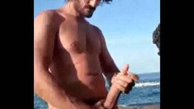 Gostoso gozando na praia  ( siga o Instagram @cardosolucas01 ) all gay porn video