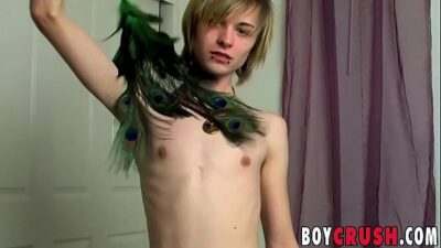 Young hottie Miles Pride stuffs his ass with favorite toy all gay porn video