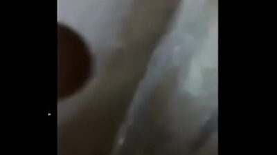 “Domador de pênis” chupando pirulitinho saboroso em glory hole em Brasília