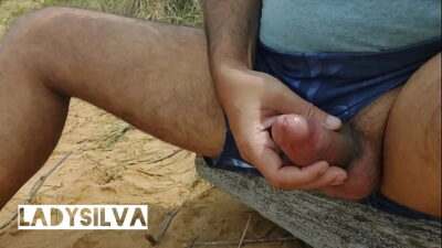 Ladysilva na praia batendo punheta e gozando gostoso all gay porn video