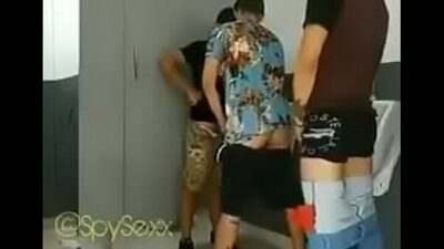 Porno gay en baños públicos all gay porn video