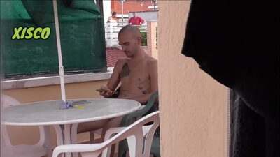 En mi terraza vecinos mirones all gay porn video
