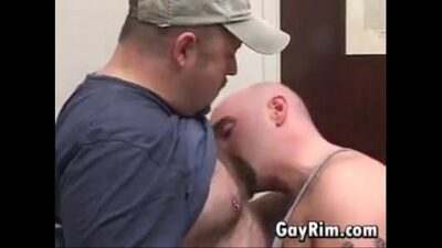 Old Bears Making Out all gay porn video