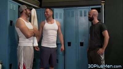 Hunky bears 3way fucking all gay porn video