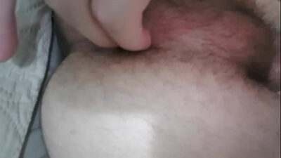 Novinho arregaçando o cuzinho com o dedo all gay porn video
