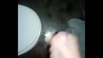Chico masturbándose  Hondureño all gay porn video