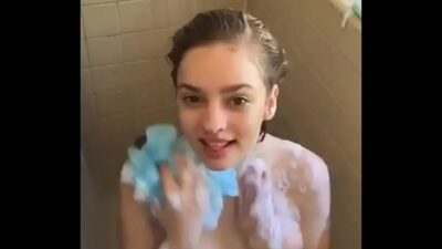Hot masturbándose en la bañera all gay porn video