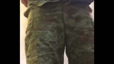 Militar mexicano muestra su culo all gay porn video