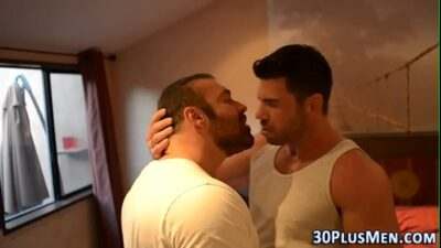 Muscle bear sucks dick all gay porn video