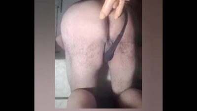 Masturbandose analmente en la nochr all gay porn video