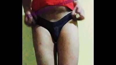 Trapito putita me encanta este calzoncito de mi hermana, busco macho que me haga su perra