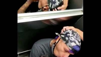 MEU BOY ME MAMANDO NO ELEVADOR! all gay porn video