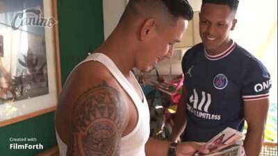 TRAILER EMPRESARIO TENIA UN SECRETO GAY Y DOS MACHOS LE REVIENTAN EL ANO EN ORGIA BDSM all gay porn video