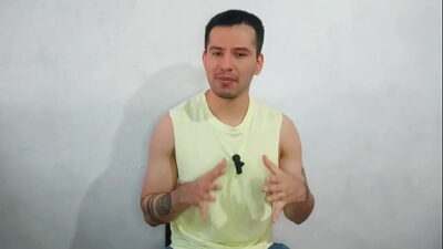 twink de 18años es penetrado por los 21cm de vergota de su vecino el militar ! Relato sexual all gay porn video