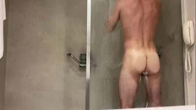 Do you like to spy on men in the shower?! Jerk off on vacation in a hotel! all gay porn video