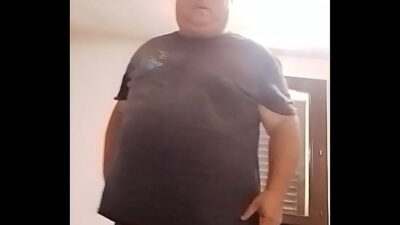 Io faccio lo spogliarello all gay porn video